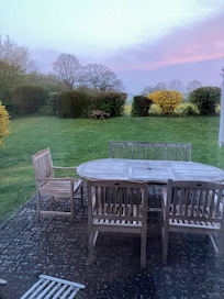 Blick auf die Terasse am Morgen