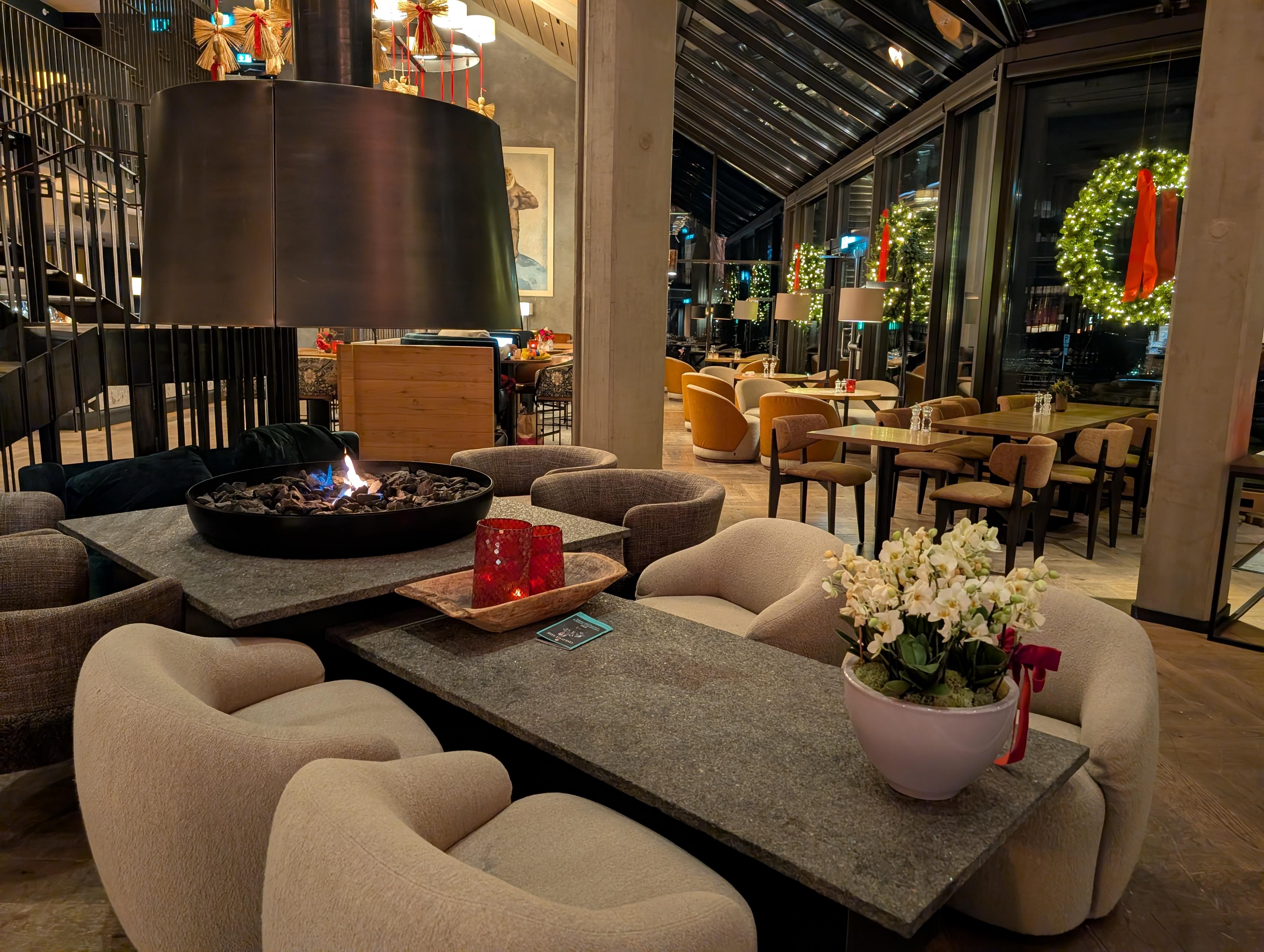 Lobby bar and fire pit