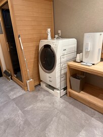 一樓有洗衣機跟飲水機