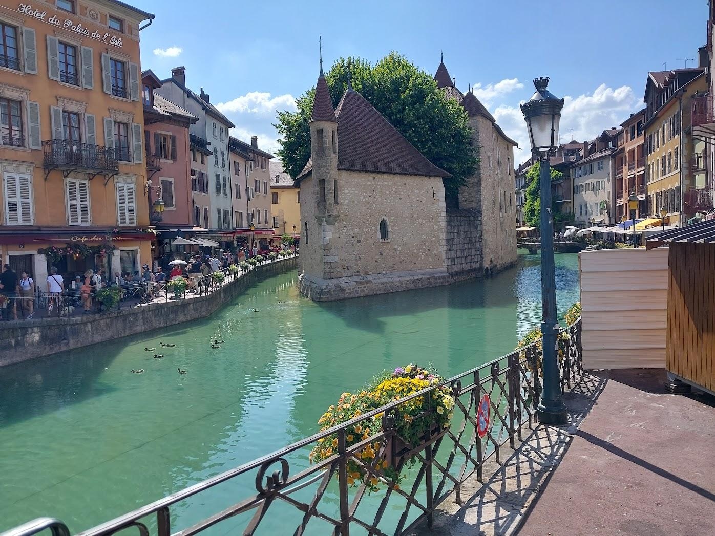 Palaise d'la Isle...again very close by.