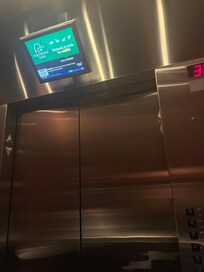 Very slow elevator