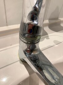 Mischbatterie lässt sich nur mit Gewalt bedienen