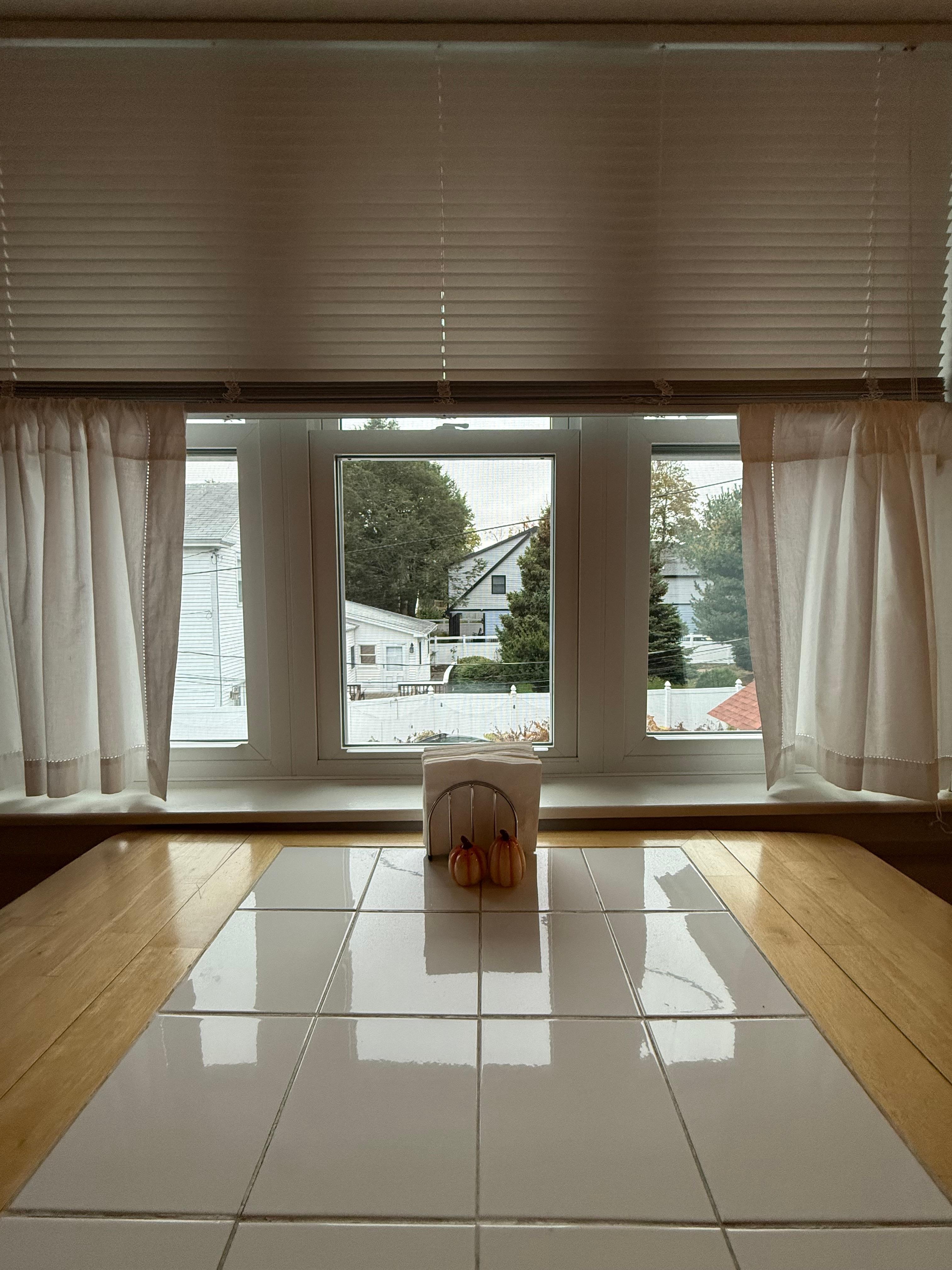 We loved the view and having our morning coffee at this kitchen table! 