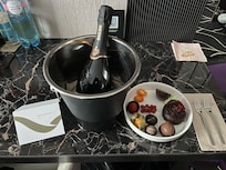 Geburtstagsgrüße vom Hotelmanager