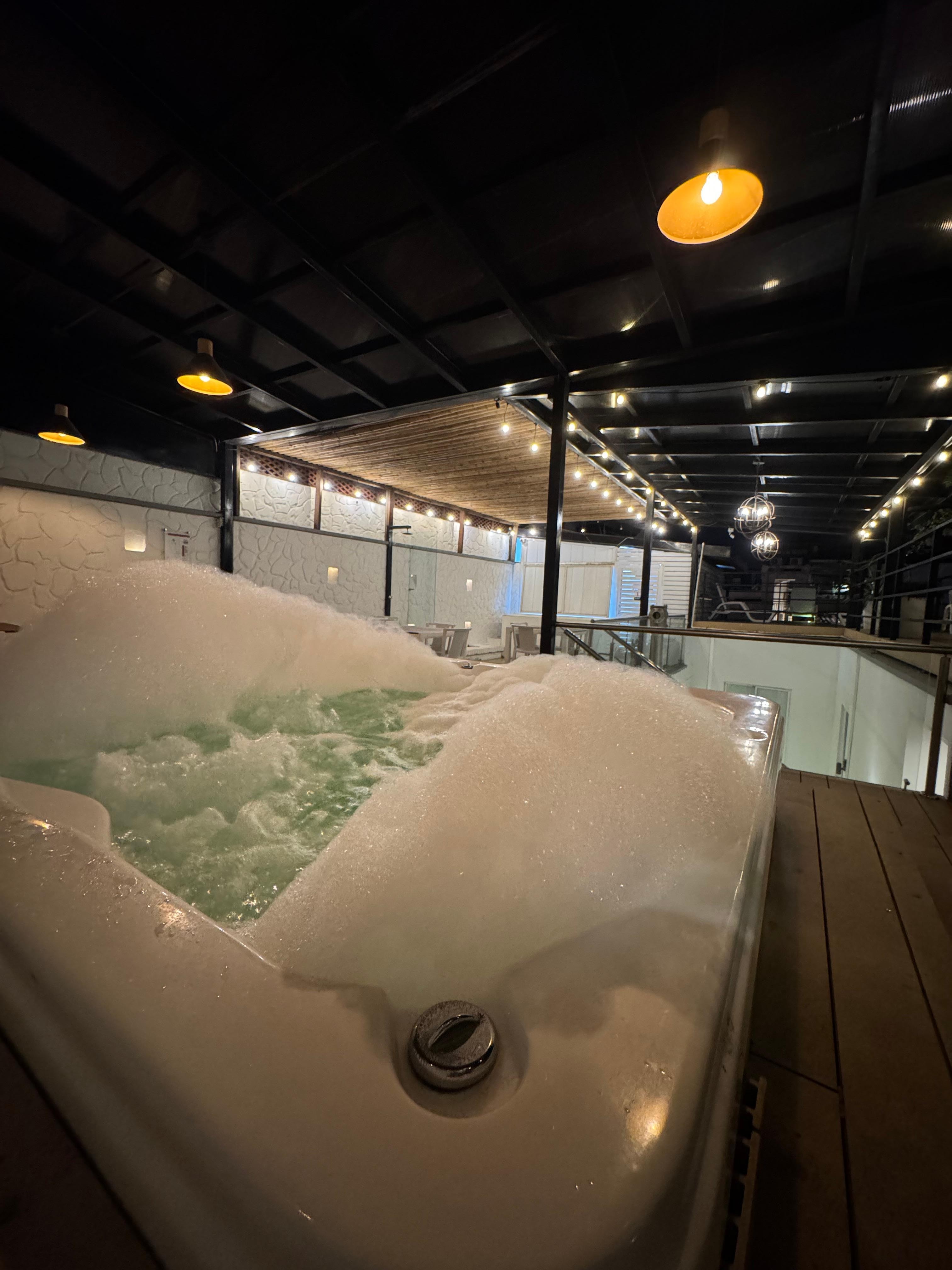 El jacuzzi muy agradable y limpio.