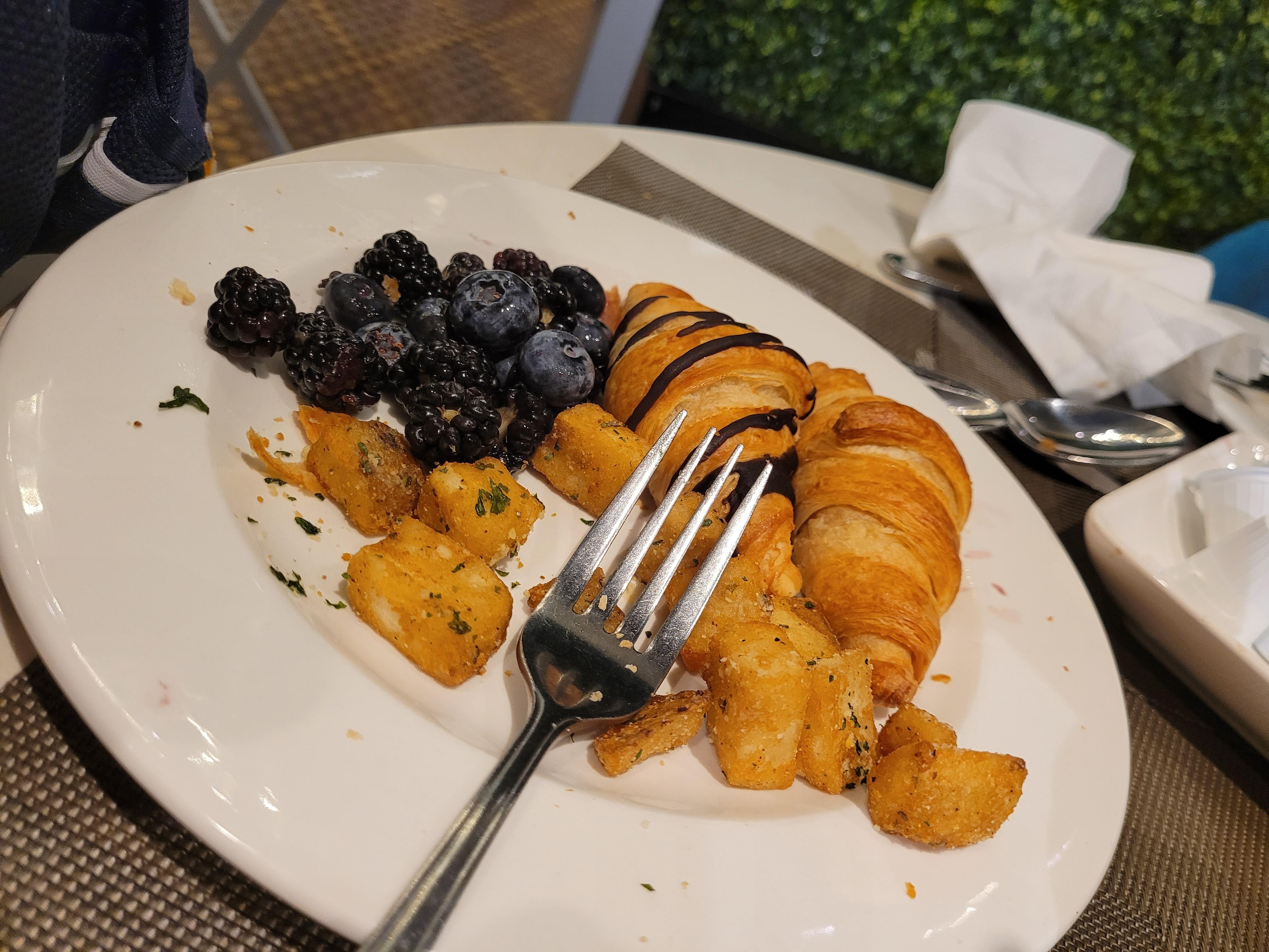 Fresh blueberries and blackberries for breakfast! 