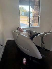 So surprised to see the professional massage chair.  My son really enjoyed it!  😄