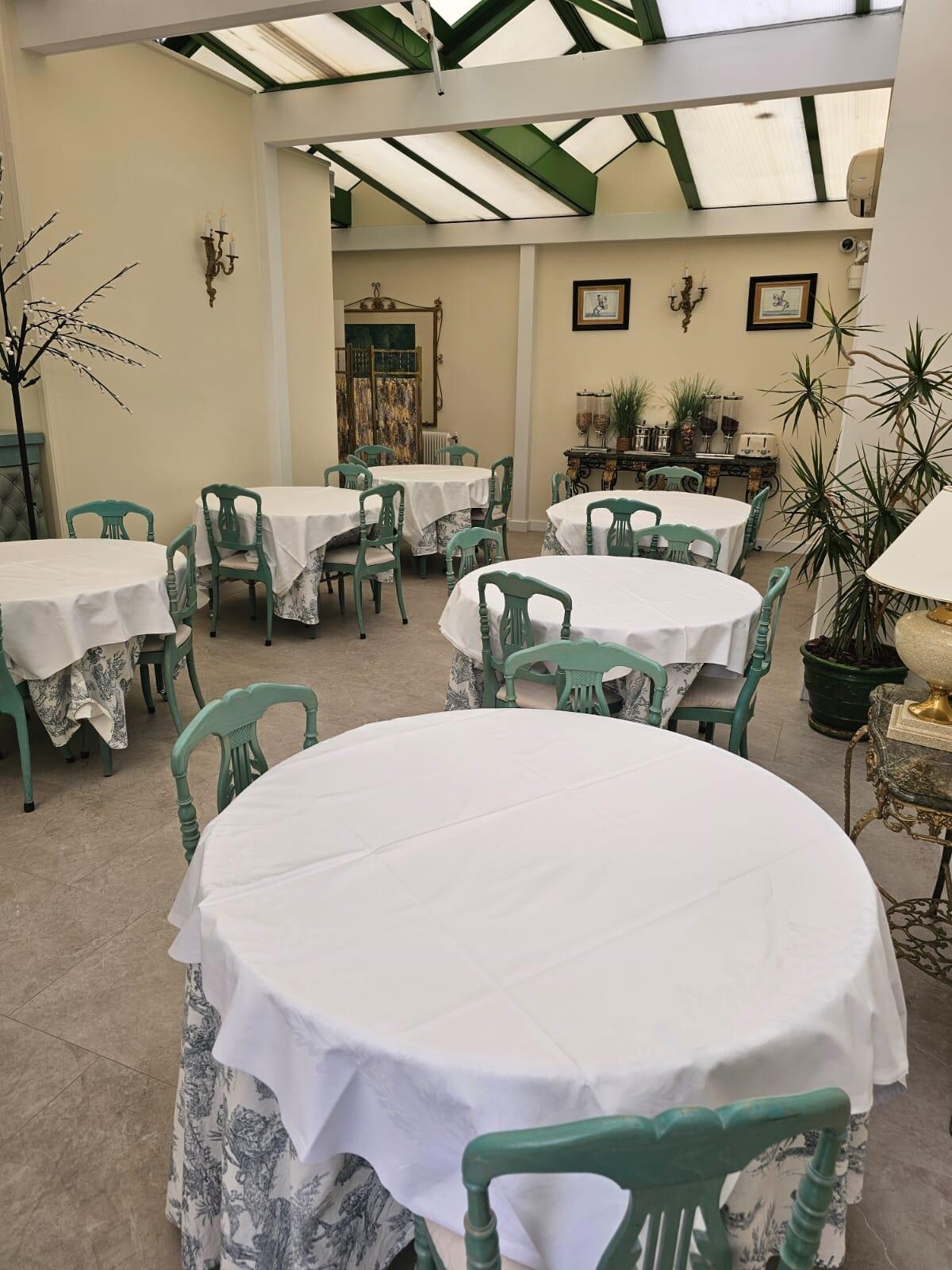 Breakfast room