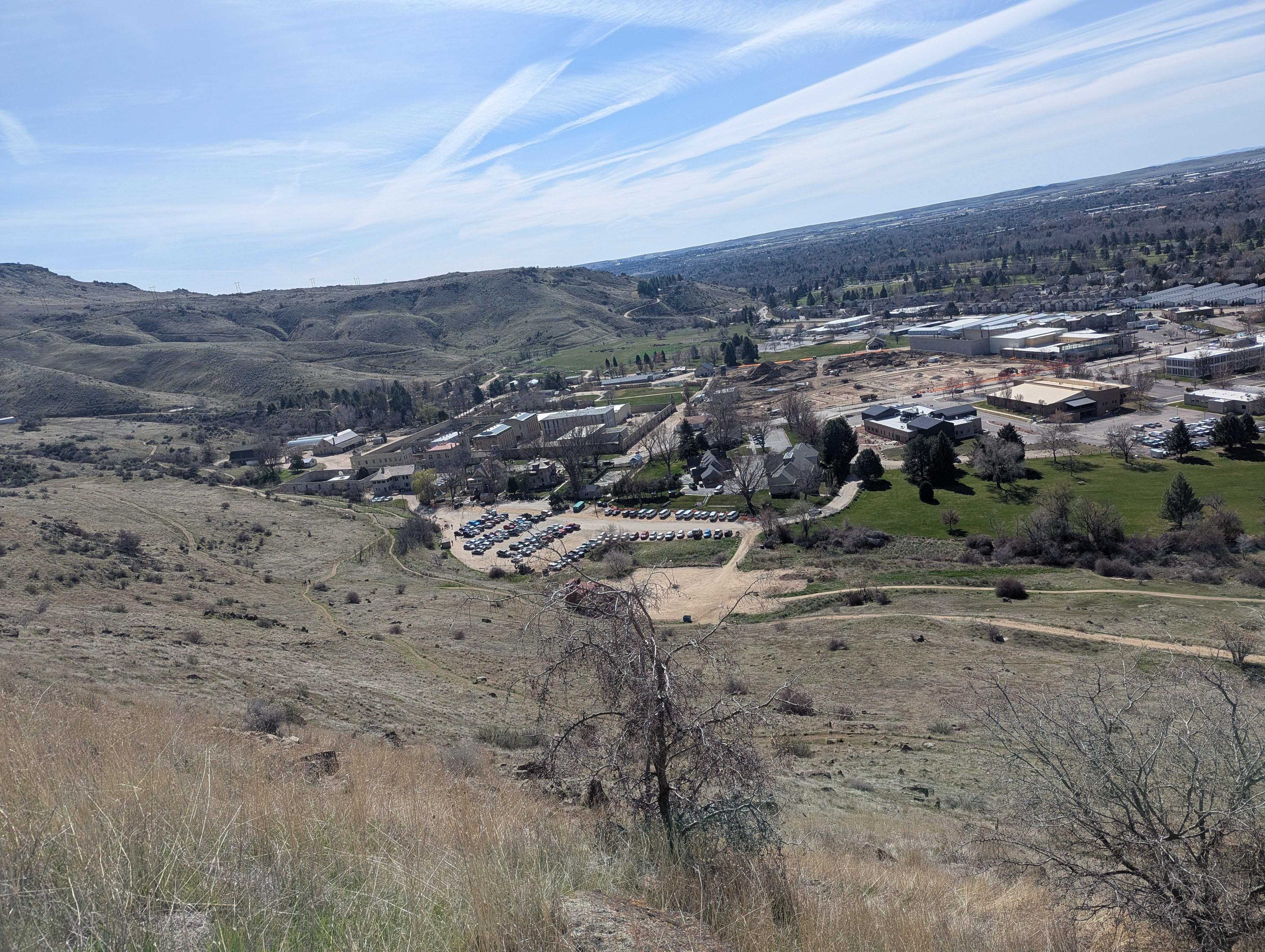 Great hiking right out the front door, beautiful neighborhood 