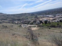 Great hiking right out the front door, beautiful neighborhood