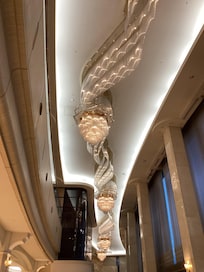 Lovely ceiling decor