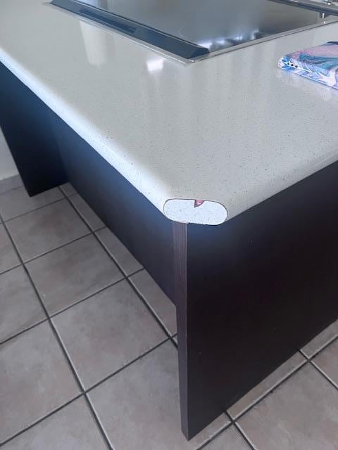 chips in kitchen counter