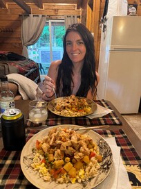 Loved cooking in our cabin. It was perfect adventure get away for my boyfriend and I.