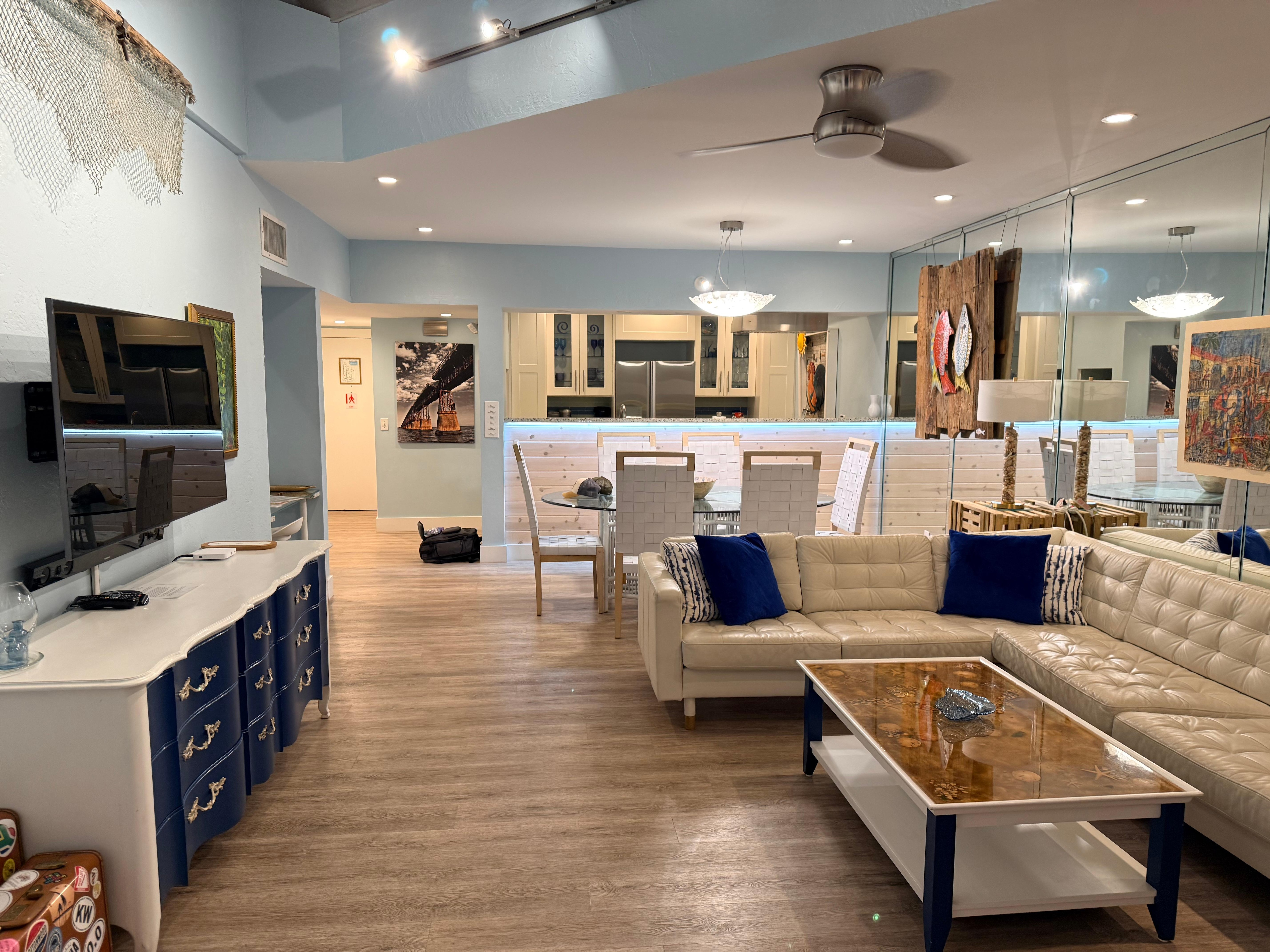 Beautiful large condo!