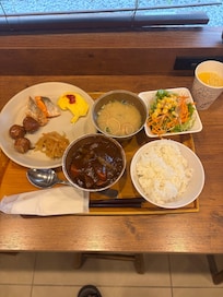 タンシチューが美味しいです。