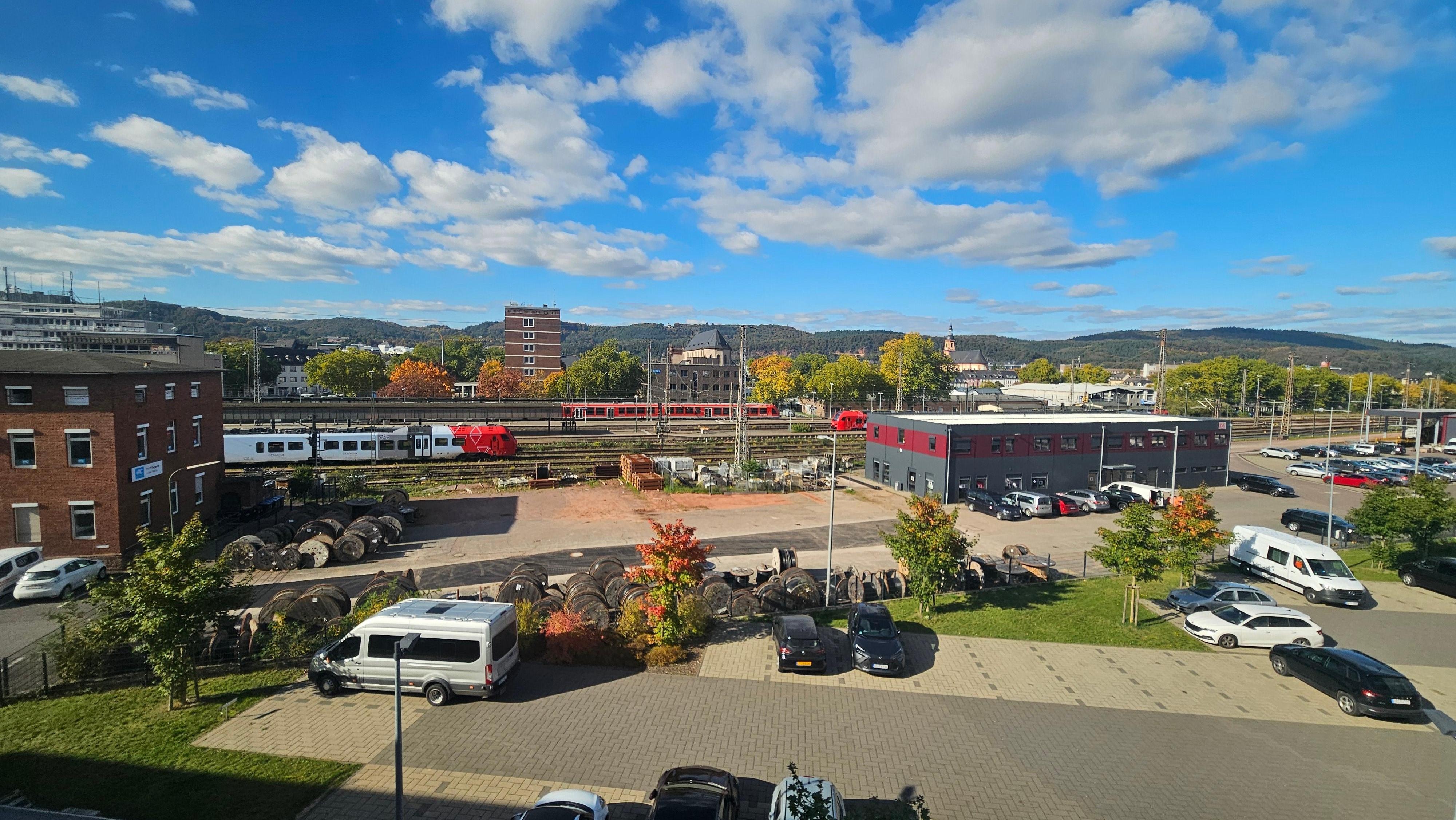 窗外是德鐵車站景觀