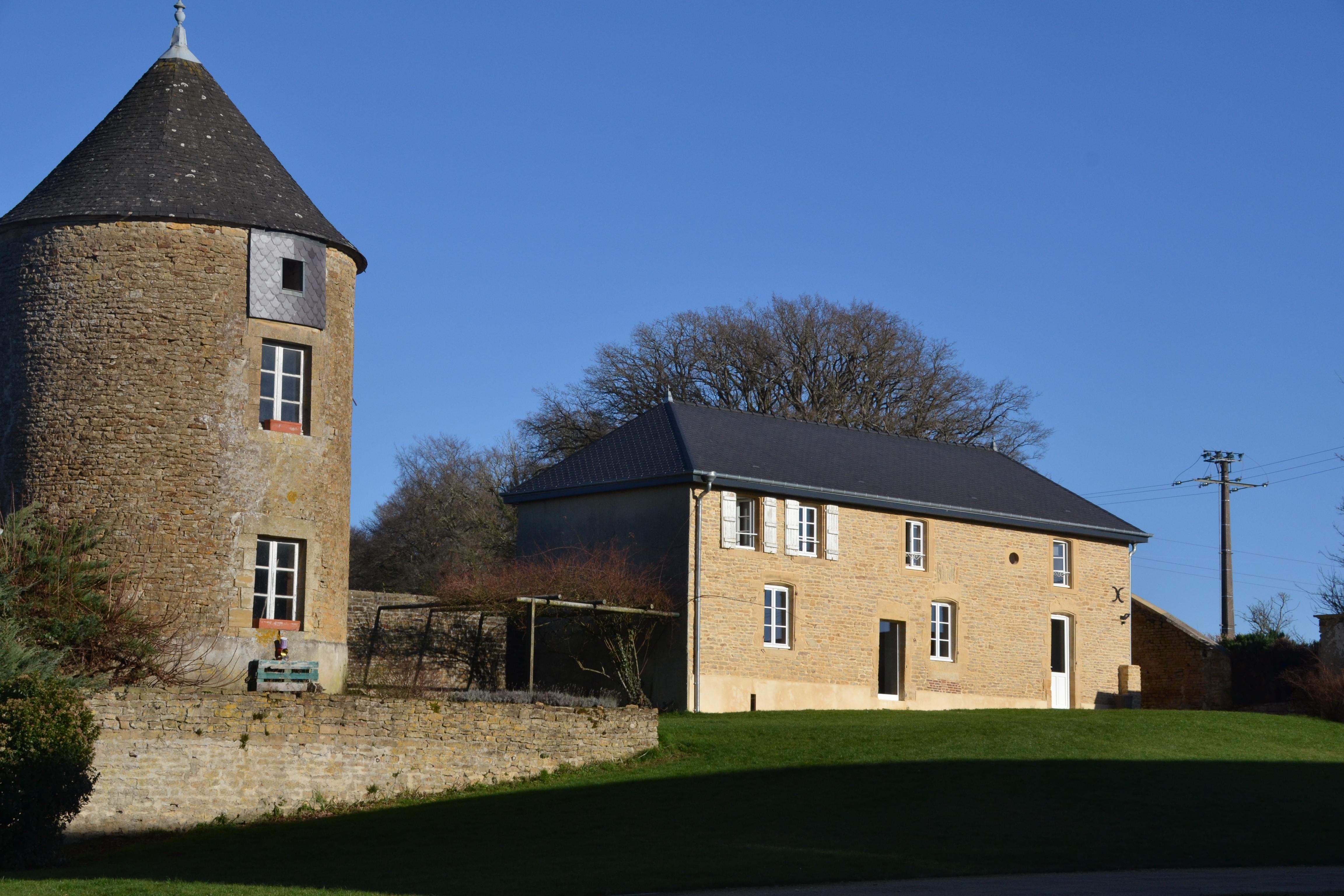 gîte et ancien pigeonnier