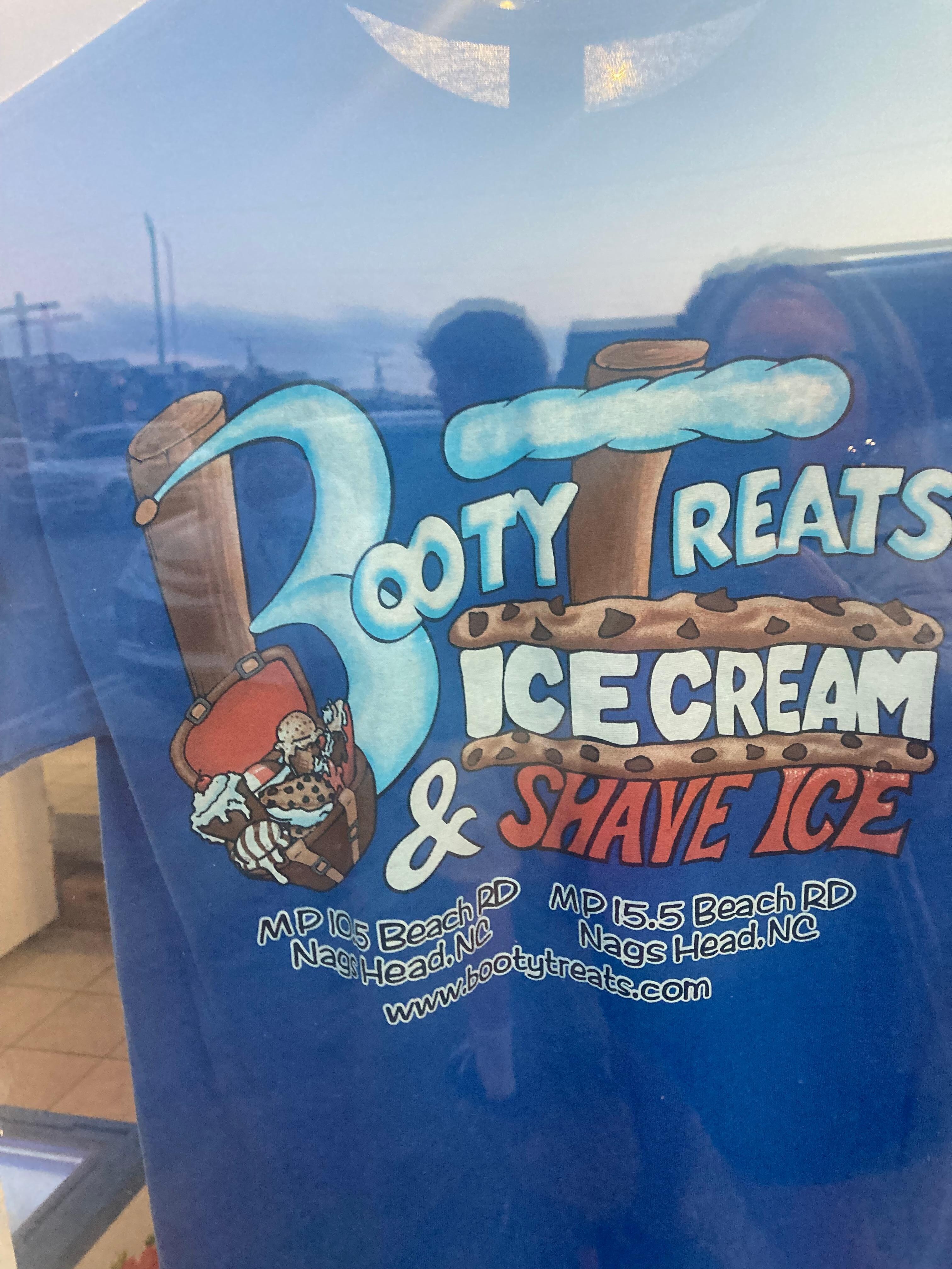 This was a fun place to grab a treat! They had Dippin dots style Icecream, hersheys hard Icecream and shaved ice! Was amazing!