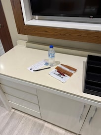 Trash left in room. How it looked once I checked in room