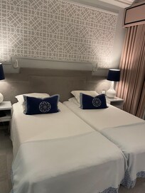 Habitación con decoración agradable