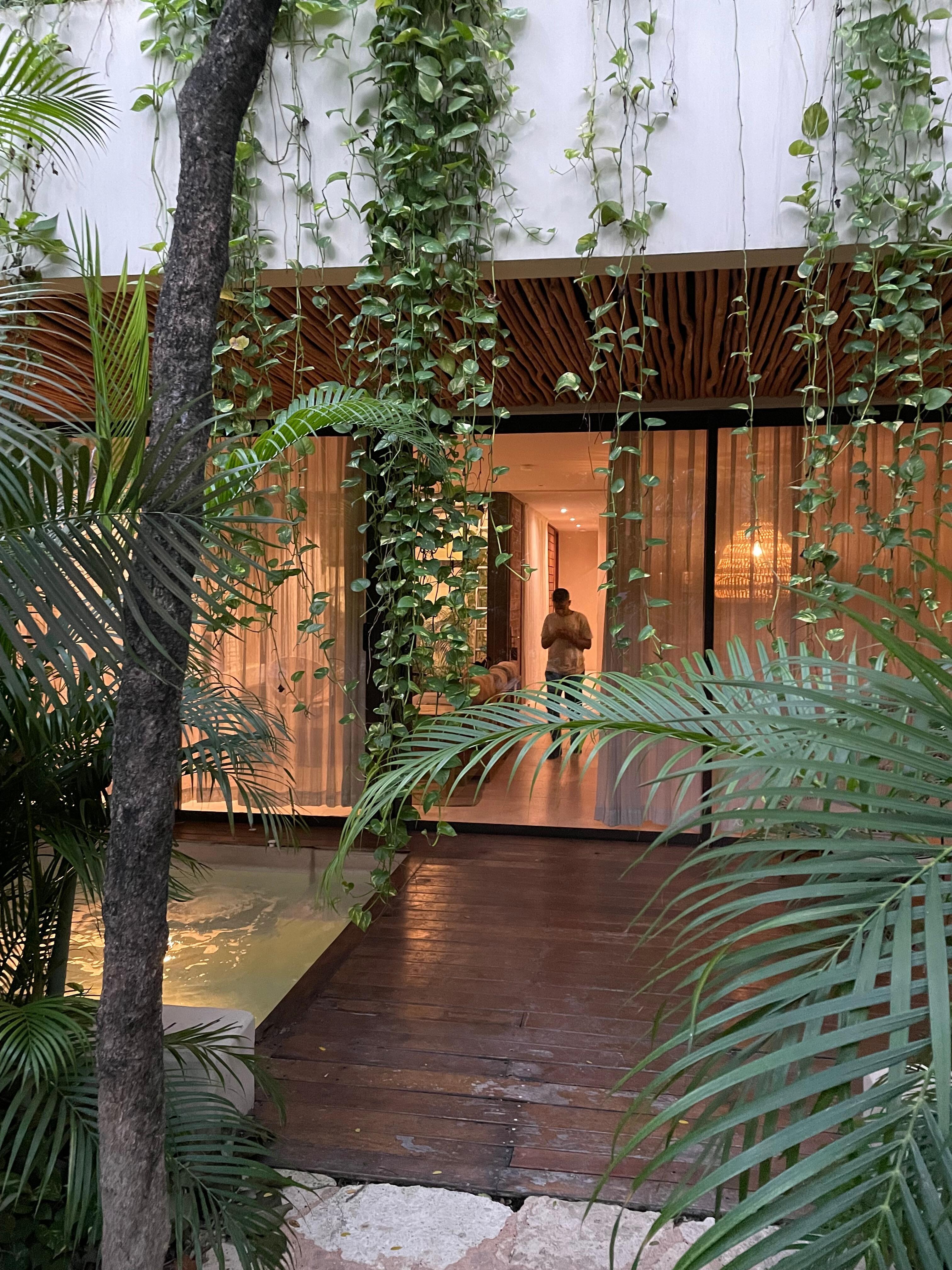 Villa with separate pool