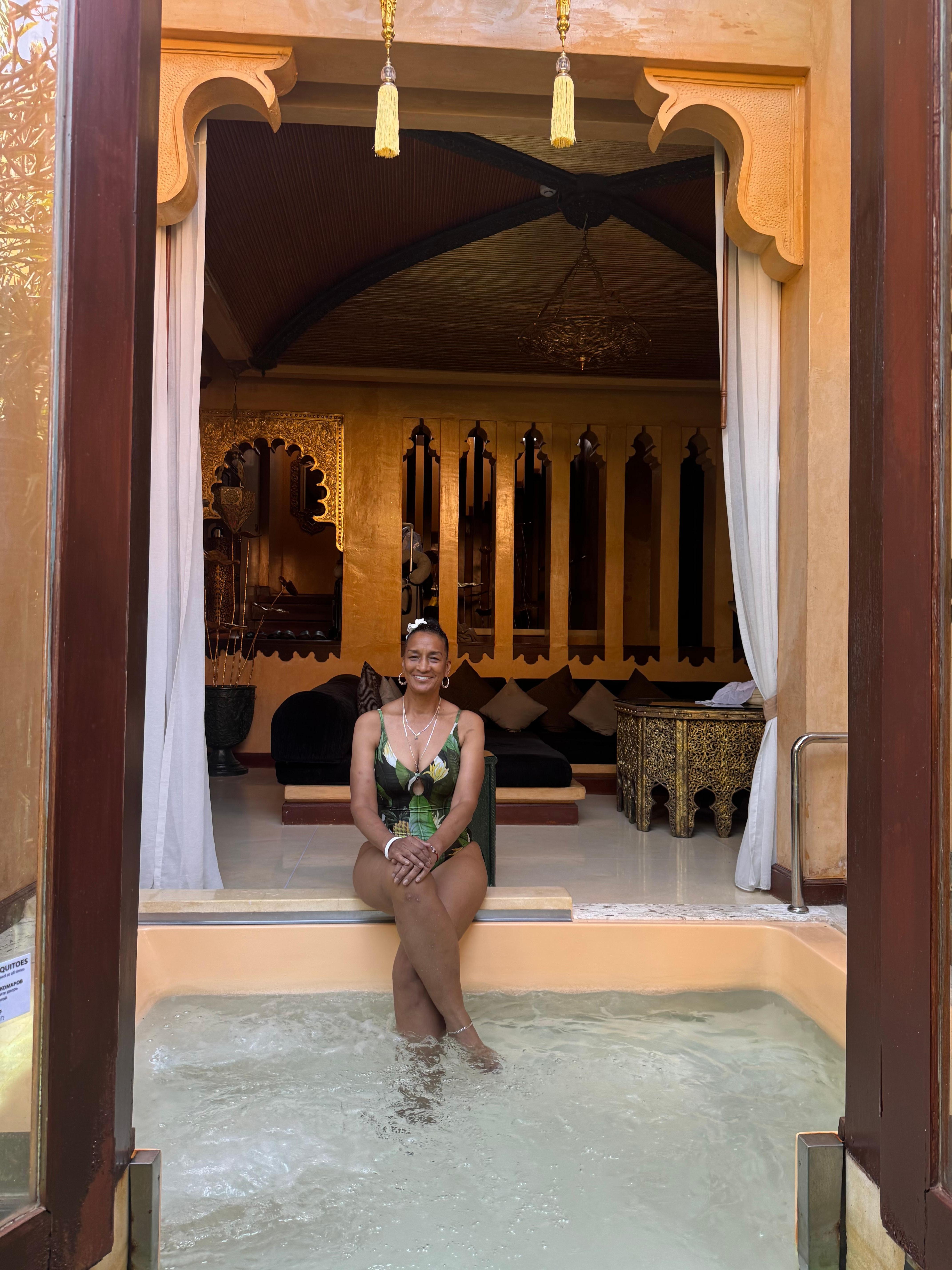 Baray room private jetted pool, with access to to room category pool