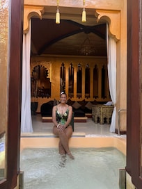 Baray room private jetted pool, with access to to room category pool