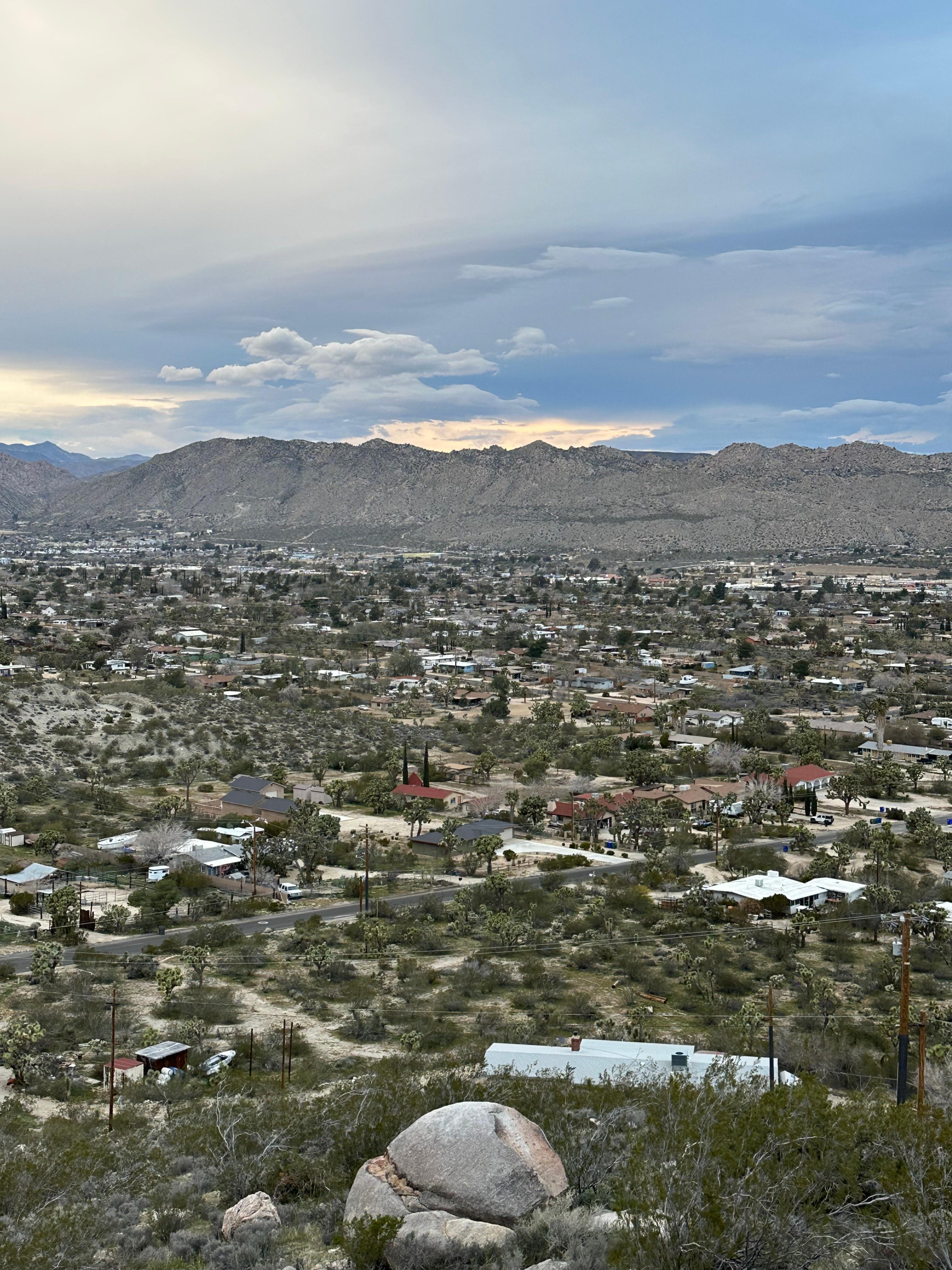 Beautiful jp views of the valley snd mountsins.”