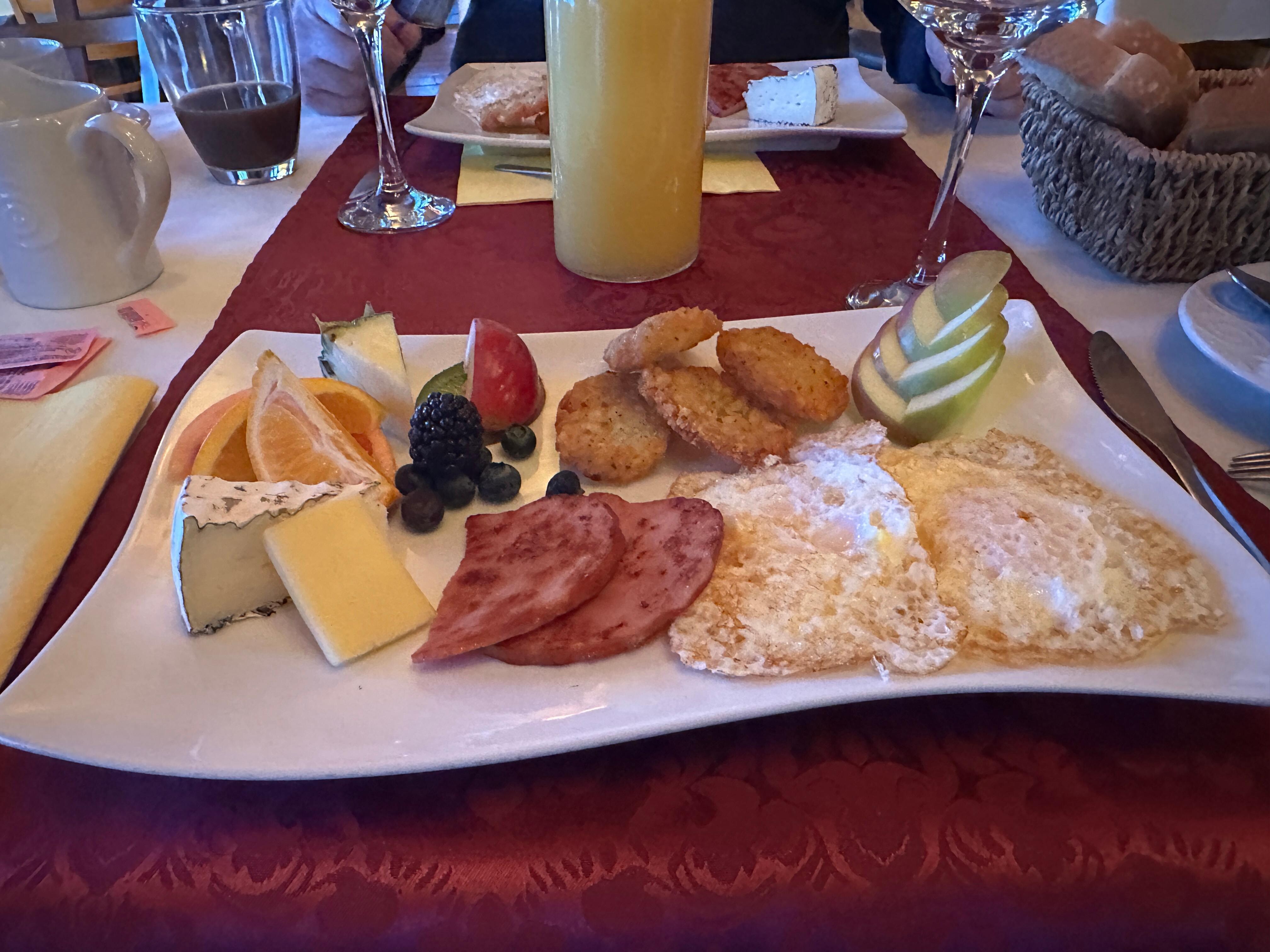 Petit déjeuner savoureux et tellement bien préparer avec cœur