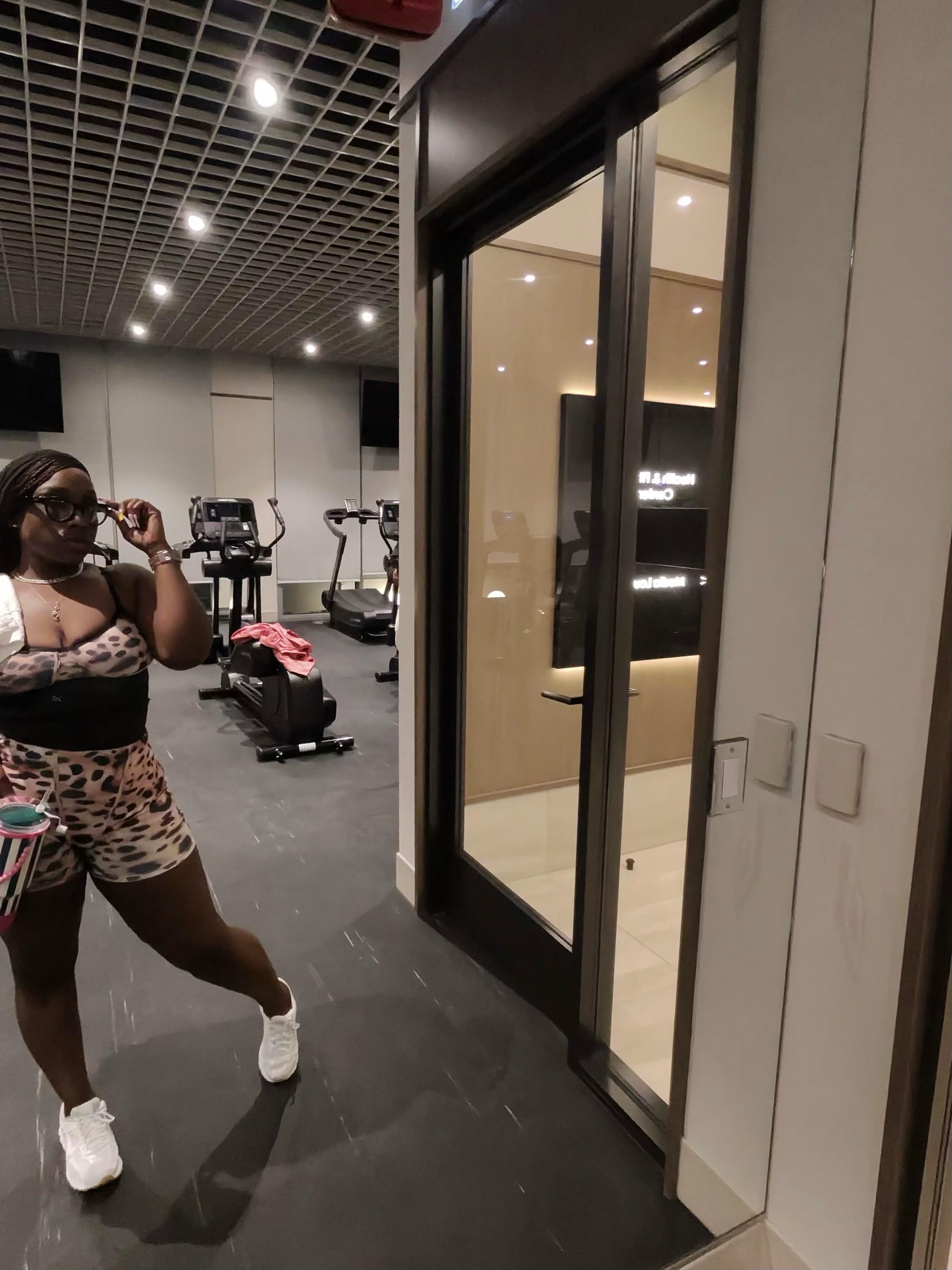 Full gym/ mirror