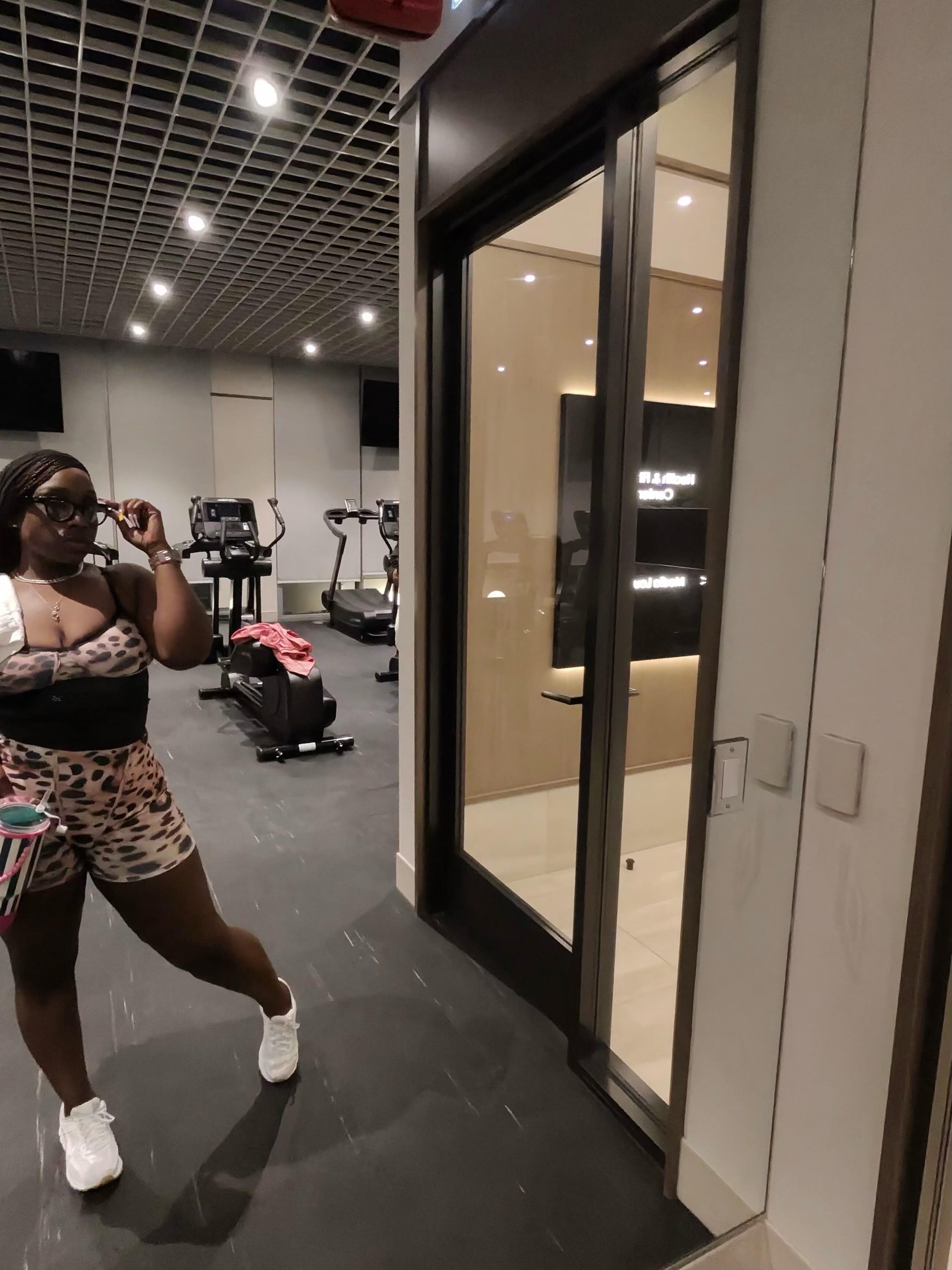 Full gym/ mirror