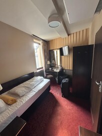 Single bed room