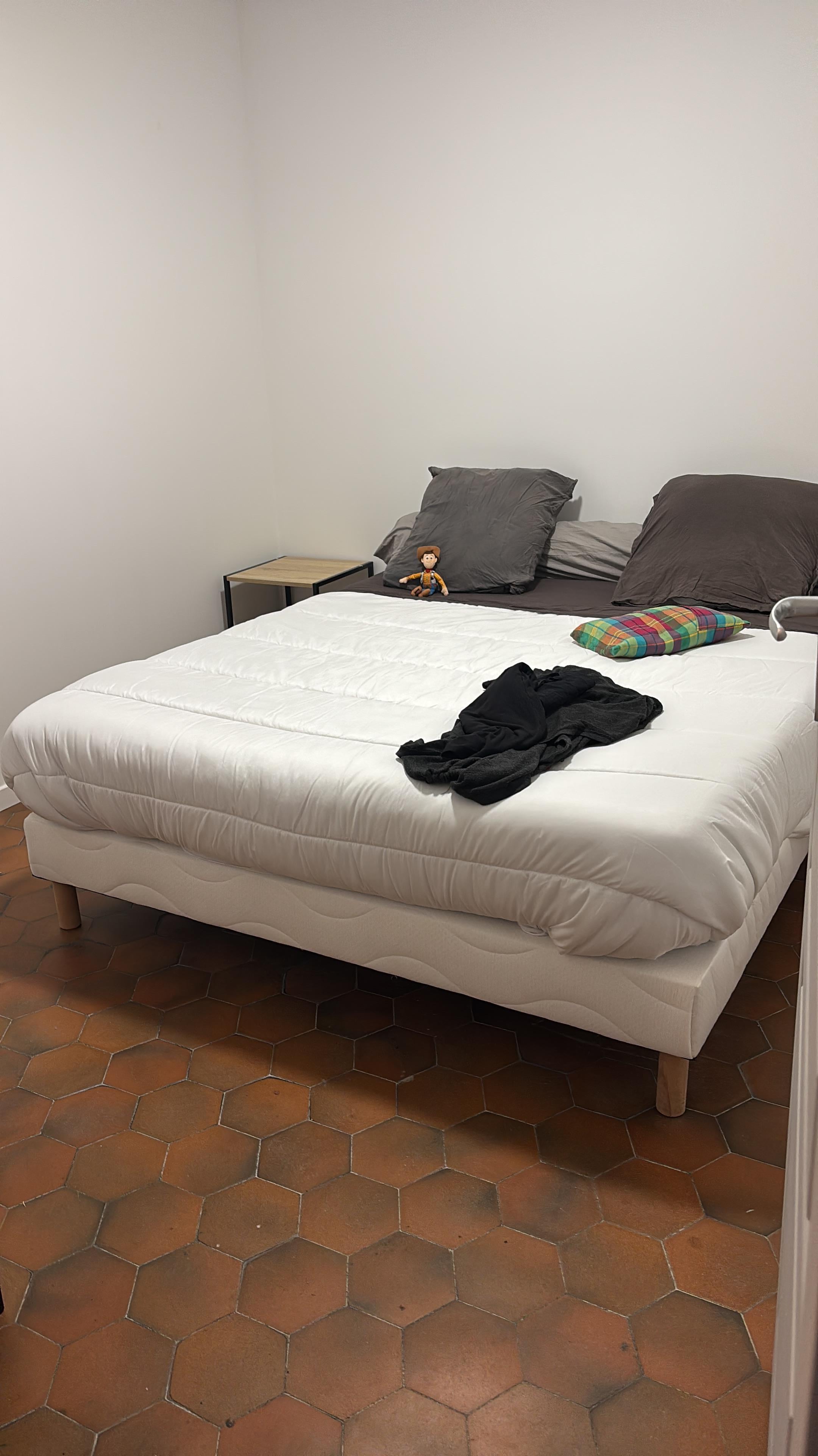 Literie neuve et confortable 