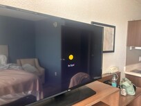 No signal during stay. Maintenance tried once to fix but it never came online