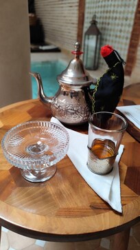 I arrived earlier, was greeted with the Berber's tea and some exquisite sweets!