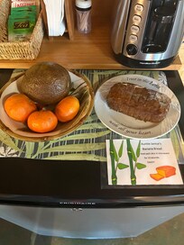 Banana bread, avocado & tangerines