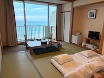 部屋から見える海
