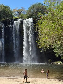 Catarata Llanos de Cortez waterfall