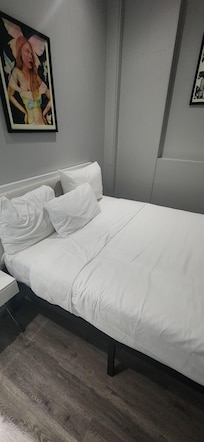 Room maybe 10 x 9 for $420 total