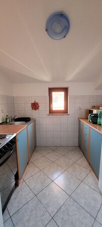 Gut ausgestattete KĂŒche