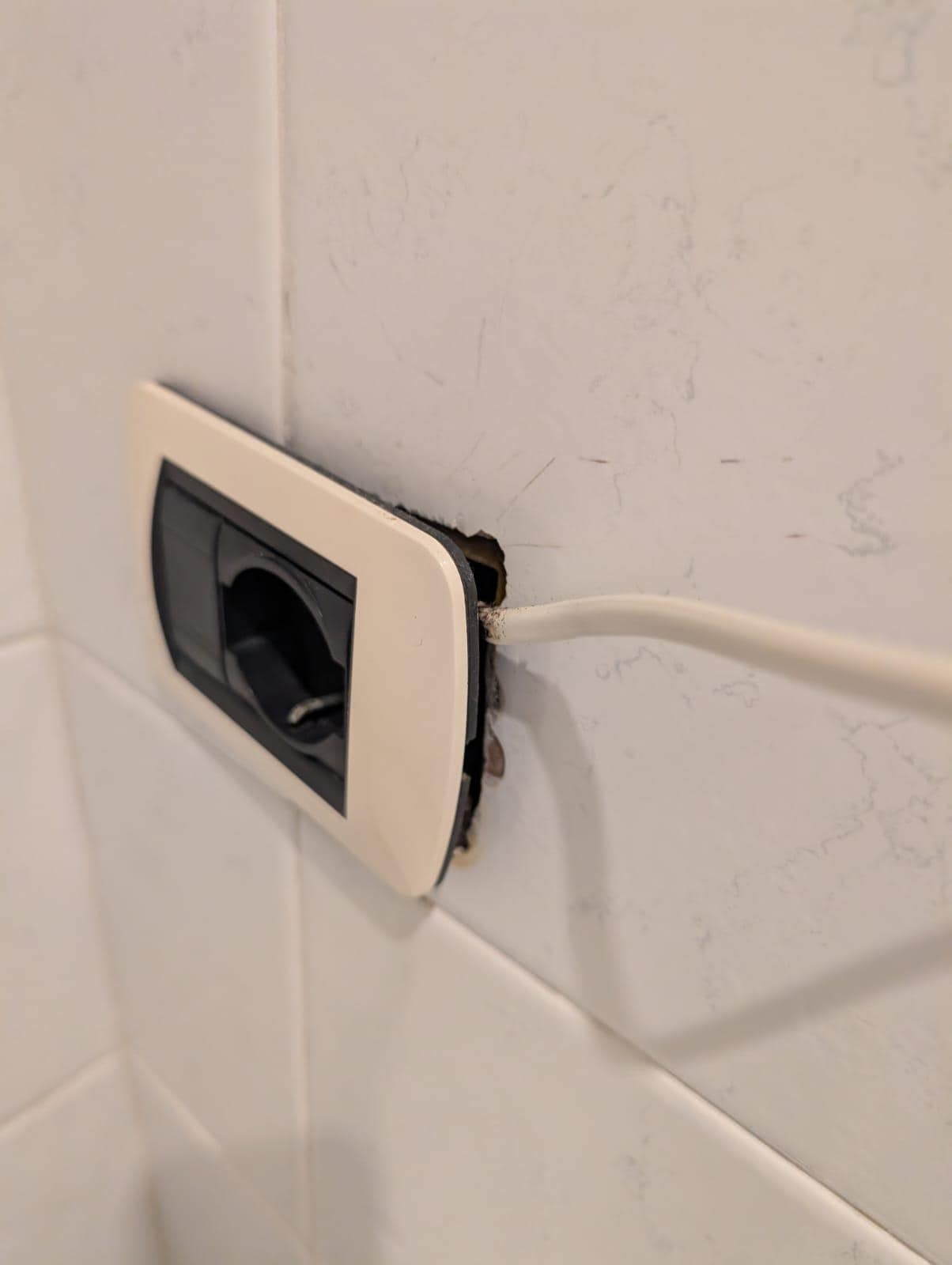 Dangerous electrics in bathroom.