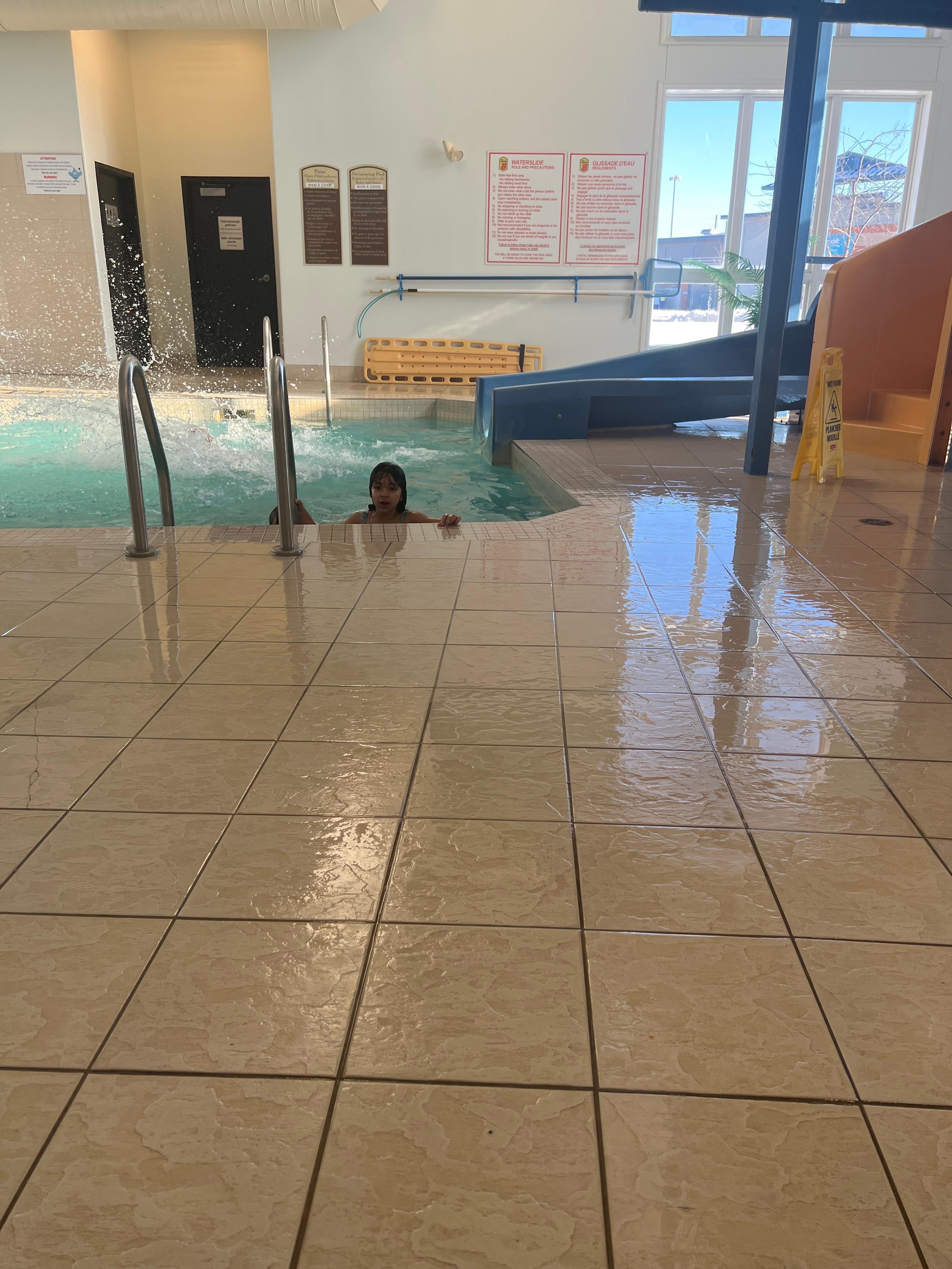 La piscine et propre et sécuritére