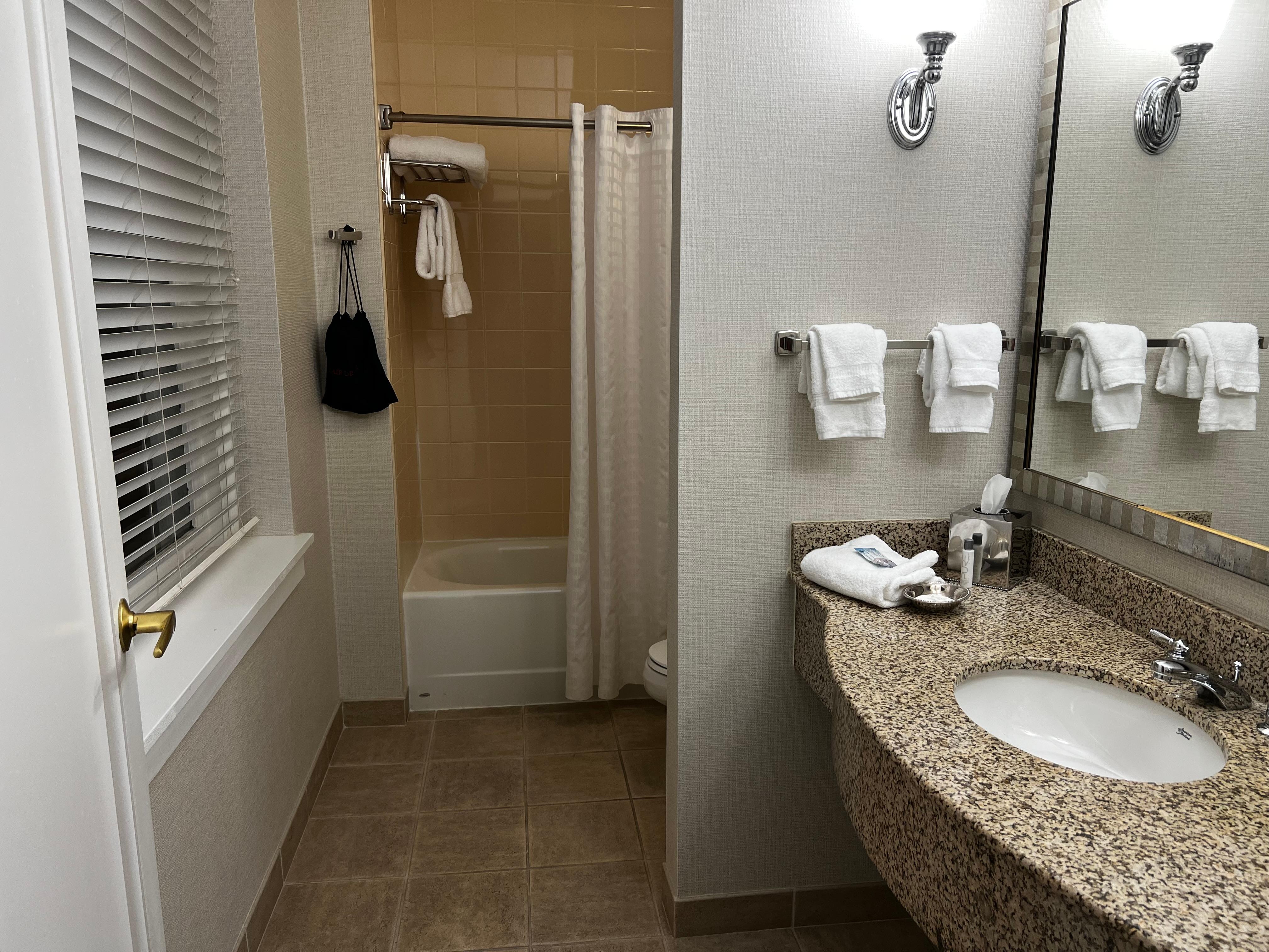 Nice size bathroom
 Very clean 
