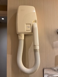 I had to put tape because the maintenance couldn’t do anything when I reported it.