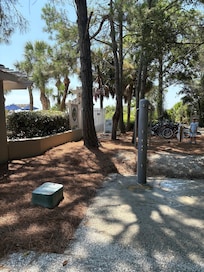 Place to park bikes by Alder beach