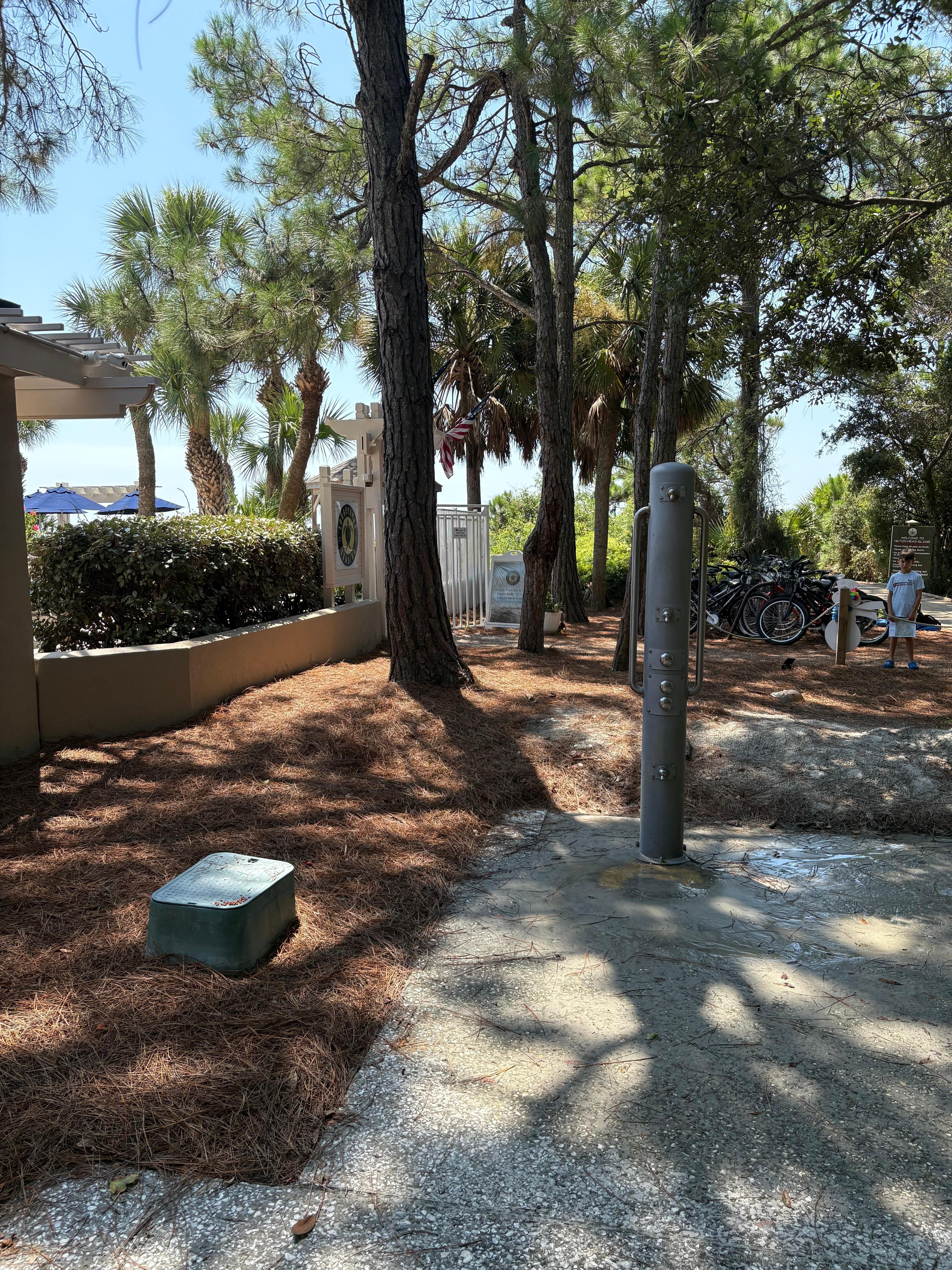 Place to park bikes by Alder beach 