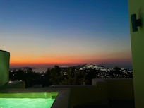 Watching the sunset in the privacy of your own hot tub 🙌