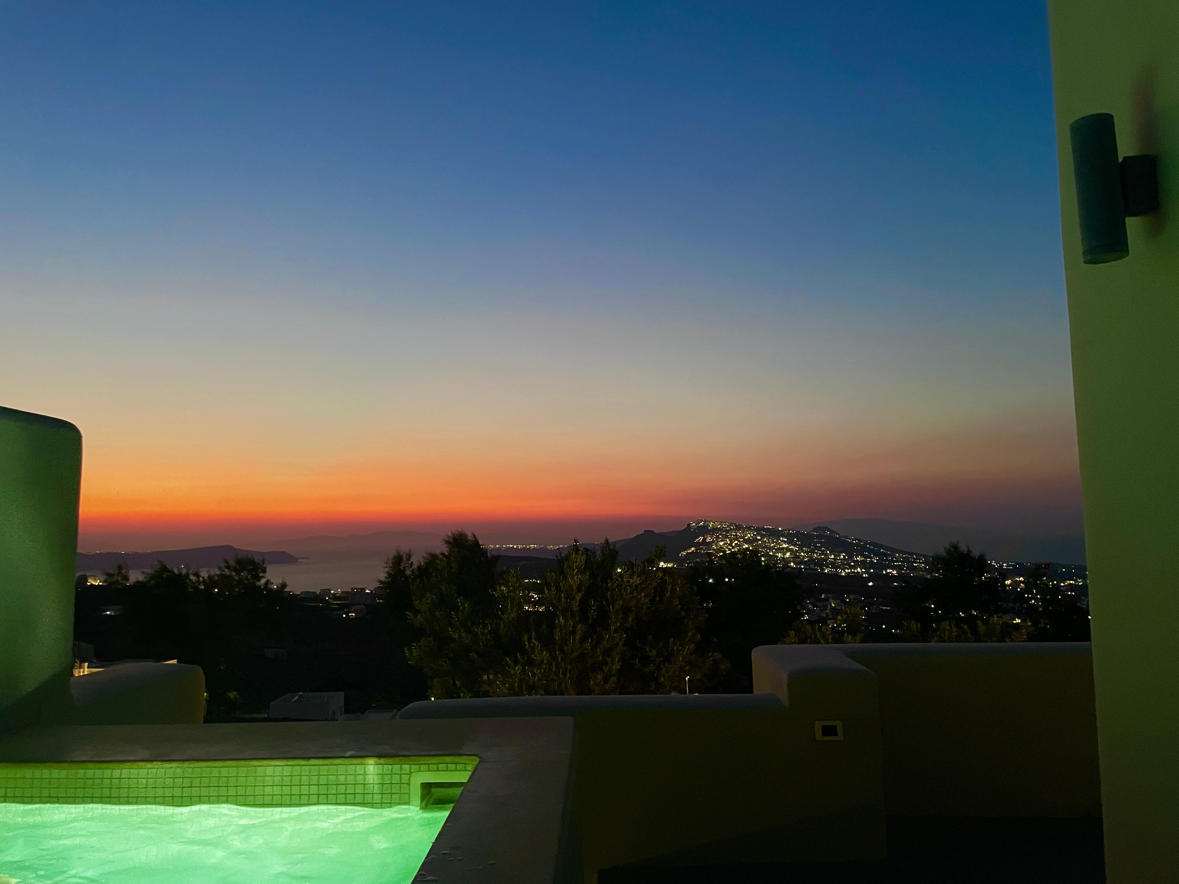 Watching the sunset in the privacy of your own hot tub 🙌