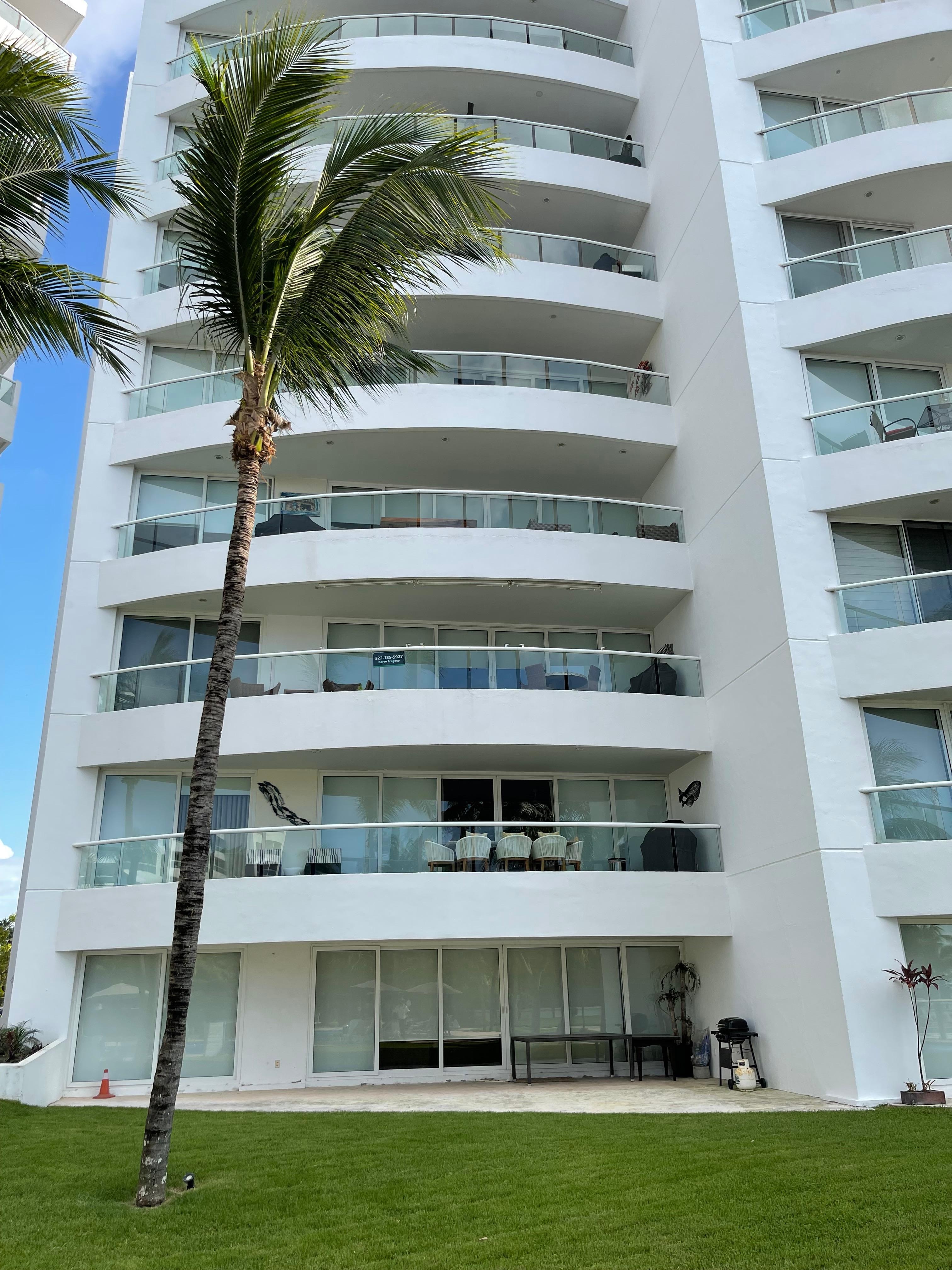 Edificio con habitaciones en renta aparte