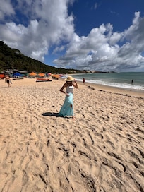 Praia muito limpa, com boa faixa de areia pra quem gosta de corridas.